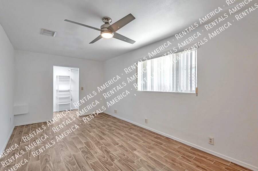 MOVE IN SPECIAL!! Close to U of A, shopping, dining! property image