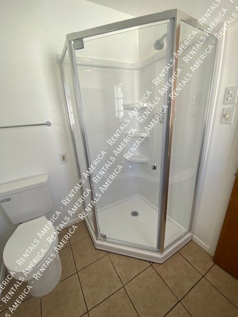 MOVE IN SPECIAL!! Close to U of A, shopping, dining! property image