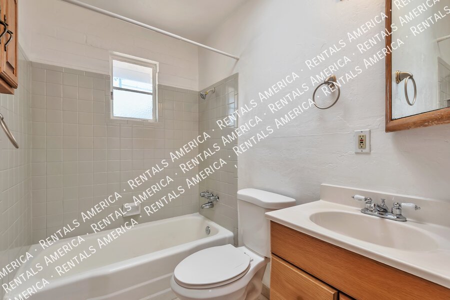 MOVE IN SPECIAL!! Close to U of A, shopping, dining! property image