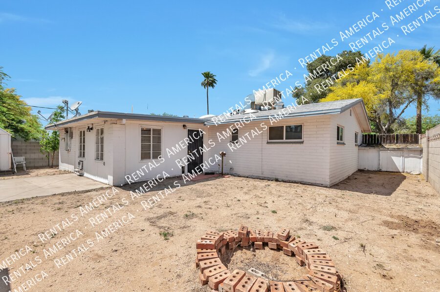 MOVE IN SPECIAL!! Close to U of A, shopping, dining! property image