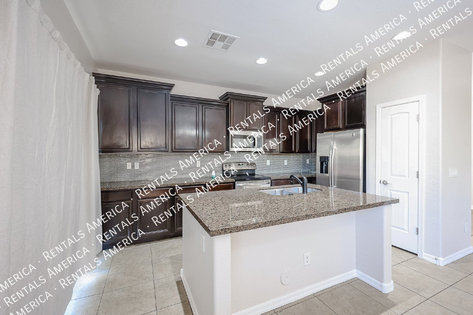 Beautifully Updated Chandler Home in Gated Nicholas Point Community property image