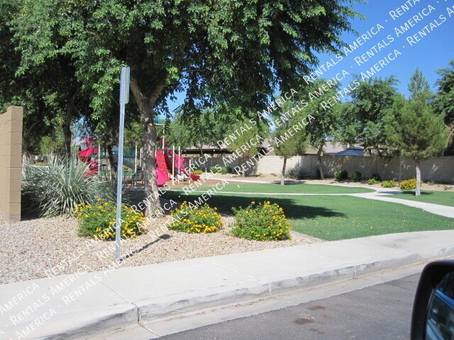 Beautifully Updated Chandler Home in Gated Nicholas Point Community property image