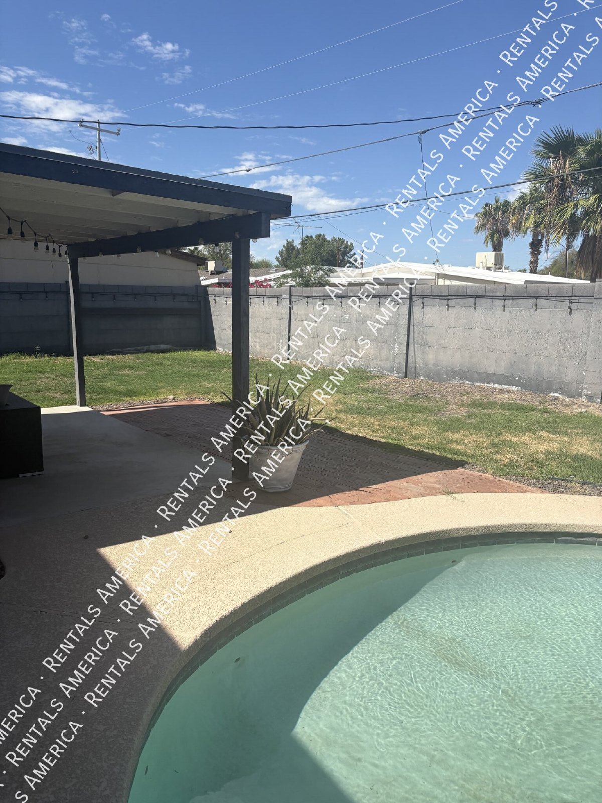 MOVE IN SPECIA! $2500 for monthly rentSOLAR, POOL, 2000 SQ Ft, SPECIAL property image