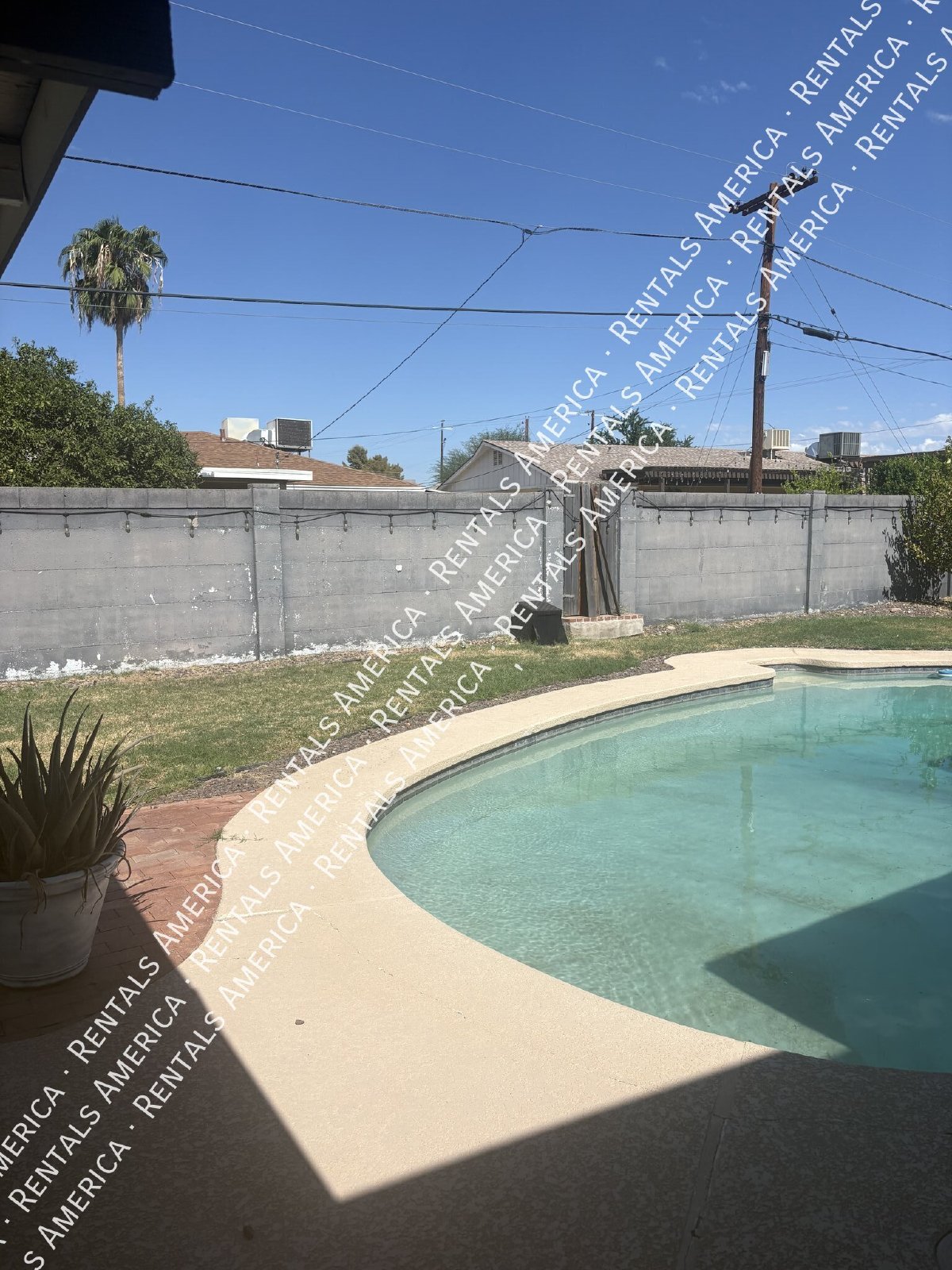 MOVE IN SPECIA! $2500 for monthly rentSOLAR, POOL, 2000 SQ Ft, SPECIAL property image