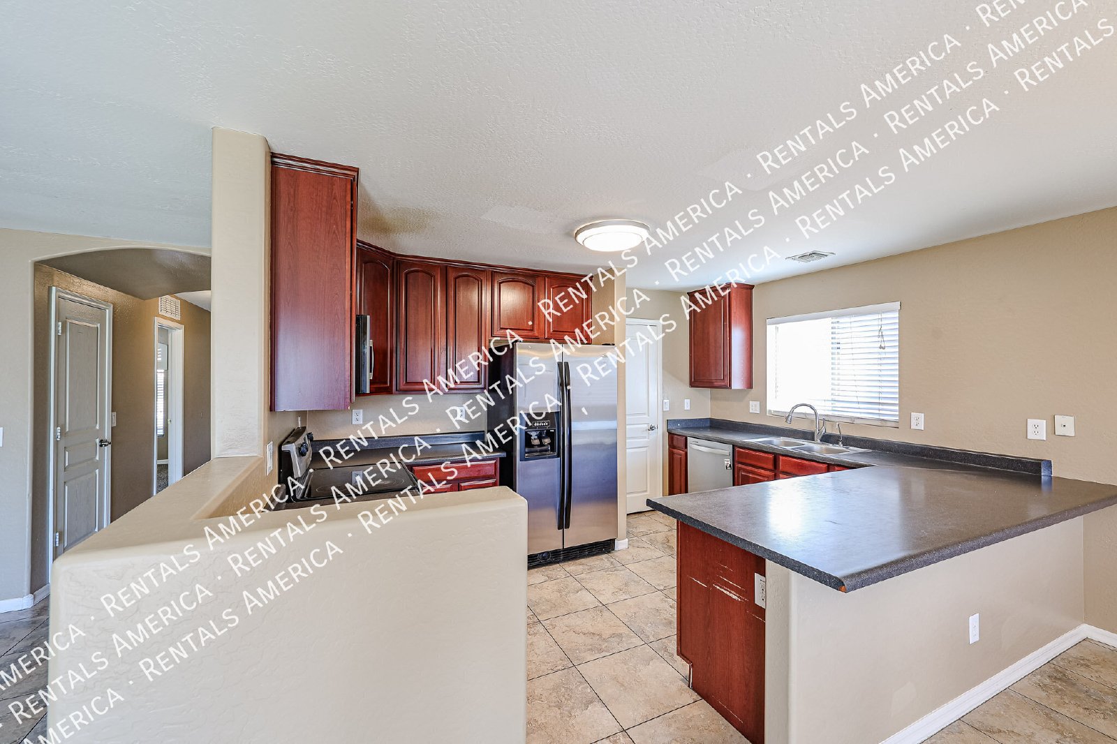 Spacious 4 Bd / 2.5 Ba home with large loft and a den!!! property image