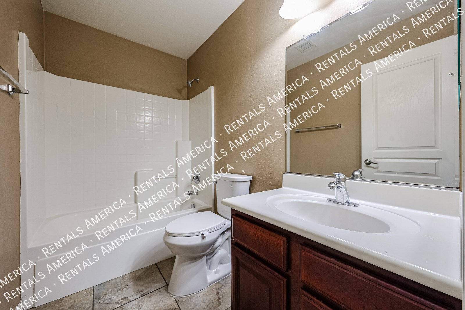 Spacious 4 Bd / 2.5 Ba home with large loft and a den!!! property image