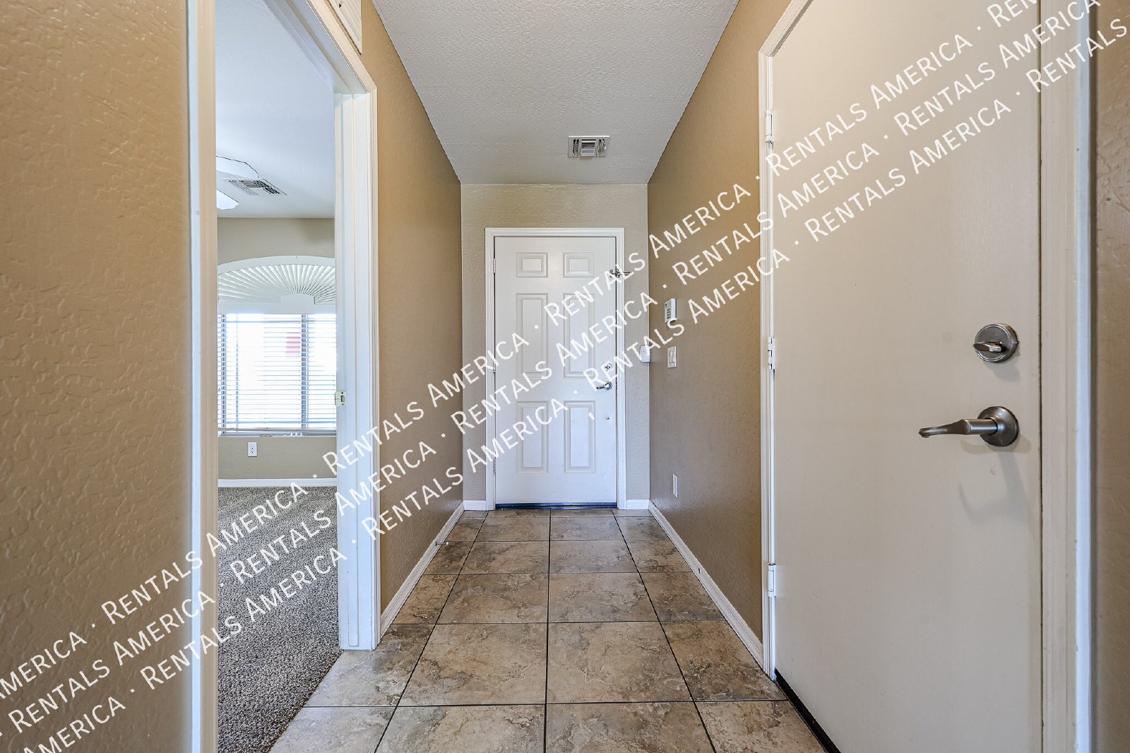 Spacious 4 Bd / 2.5 Ba home with large loft and a den!!! property image