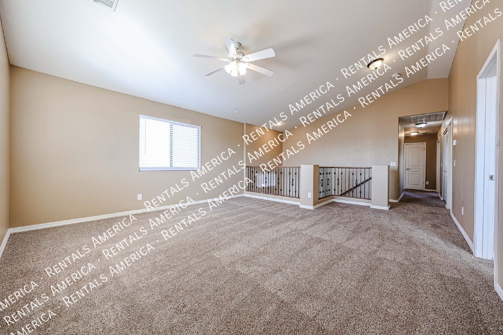 Spacious 4 Bd / 2.5 Ba home with large loft and a den!!! property image