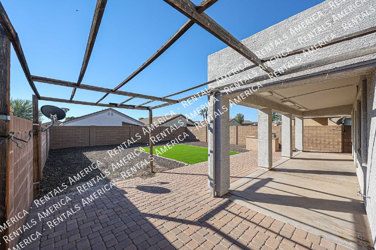 Spacious 4 Bd / 2.5 Ba home with large loft and a den!!! property image