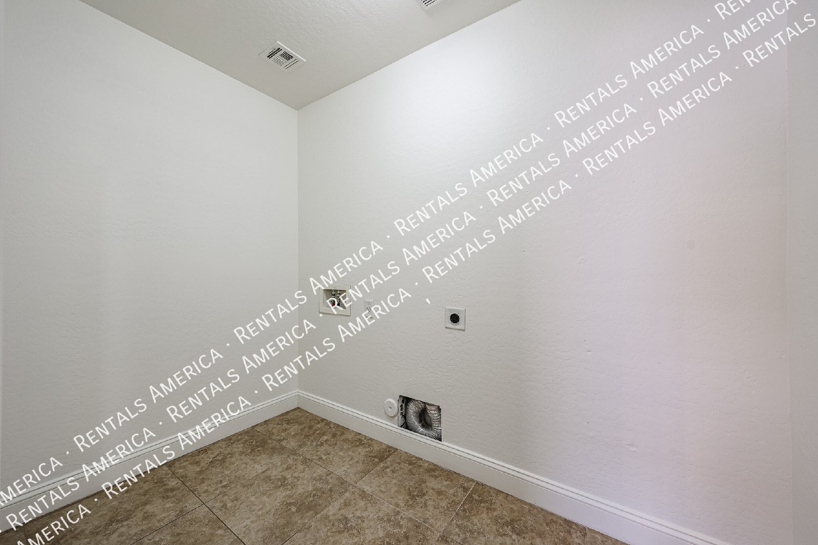 New Paint and New Blinds Throughout! Spacious 4-Bed, 2 Bath Home property image