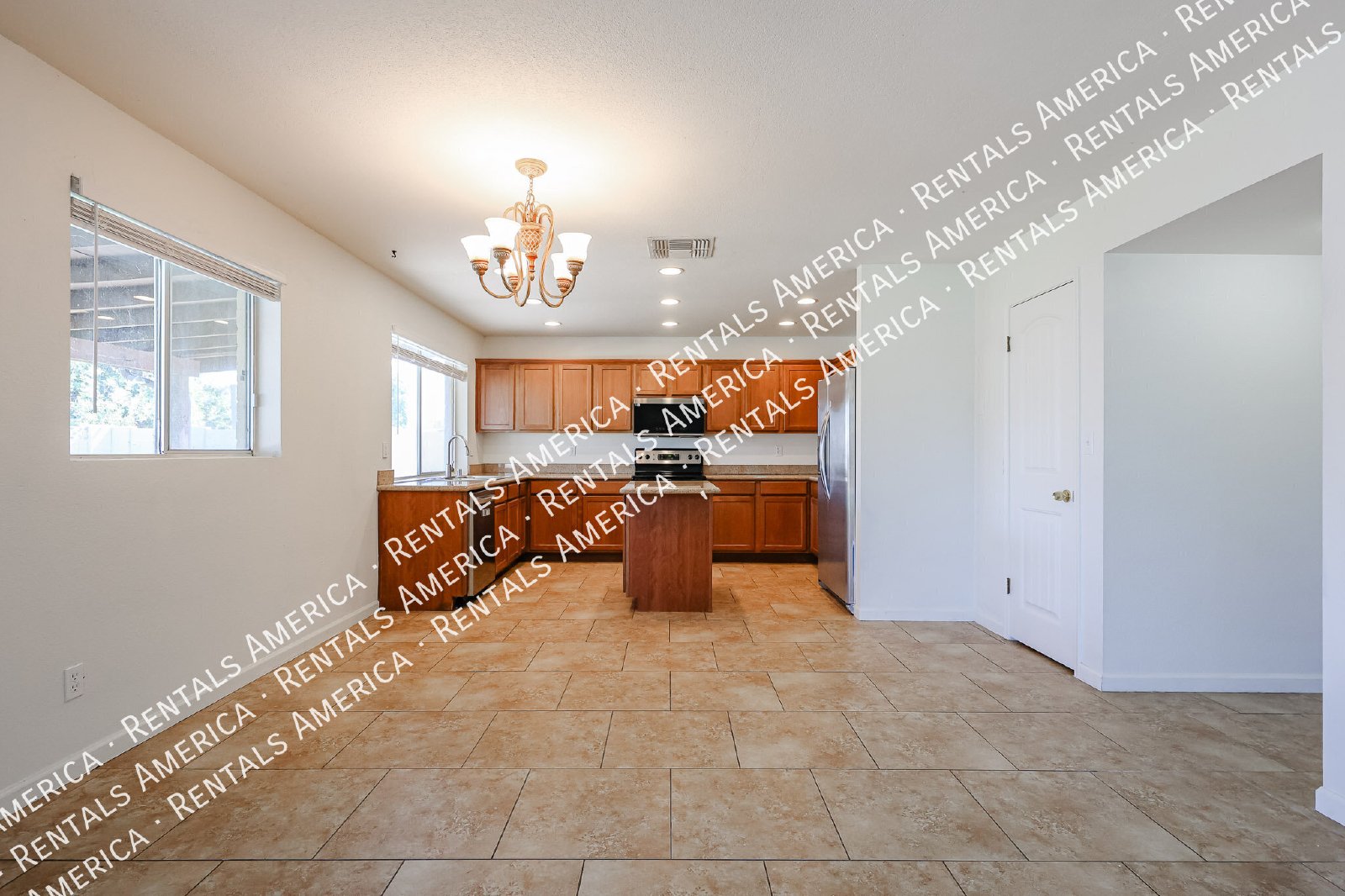 Spacious 4-Bedroom Home with Private Diving Pool in Mesa! property image