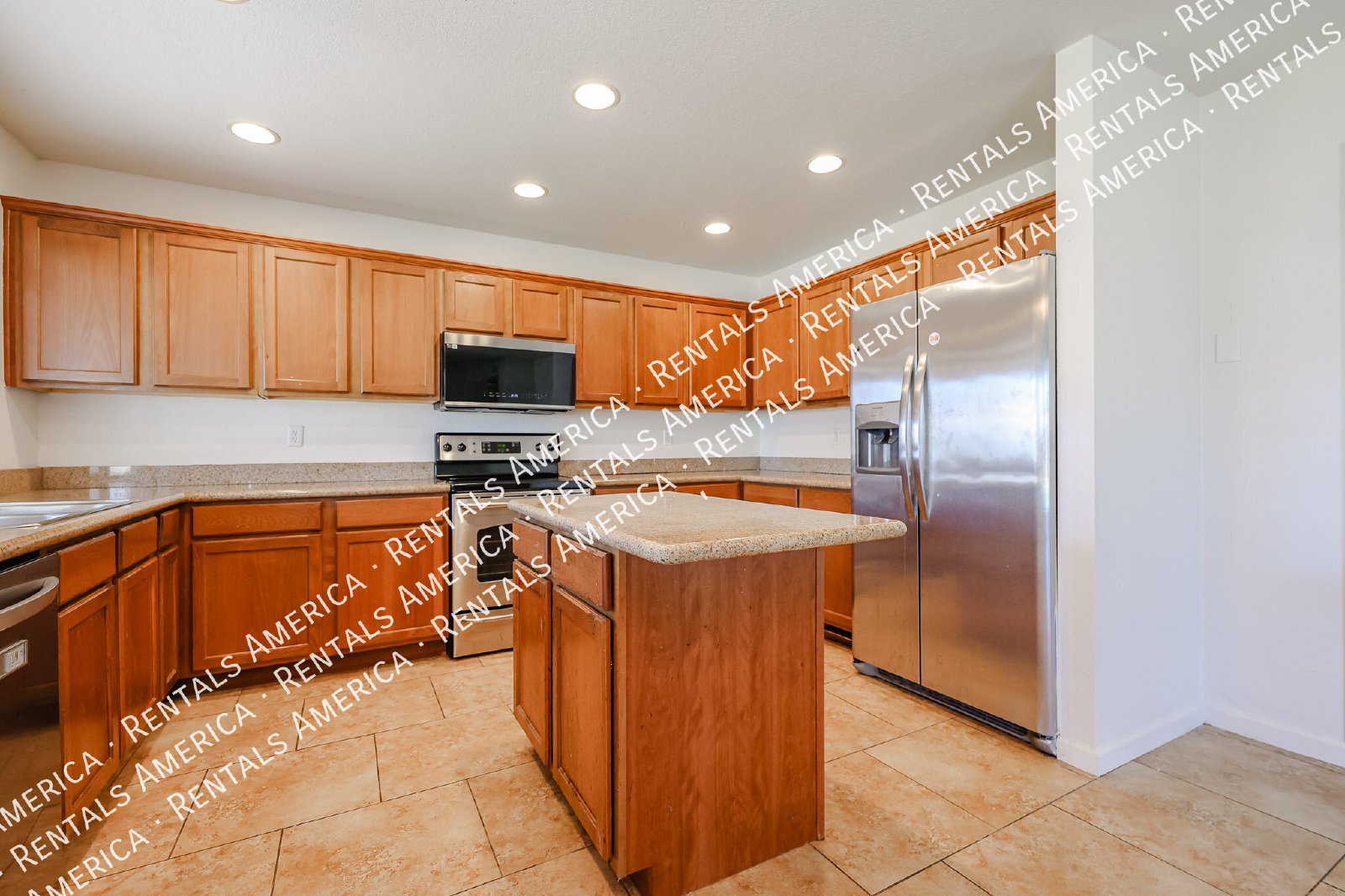 Spacious 4-Bedroom Home with Private Diving Pool in Mesa! property image