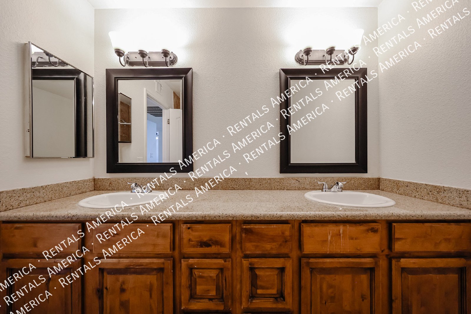 Spacious 4-Bedroom Home with Private Diving Pool in Mesa! property image