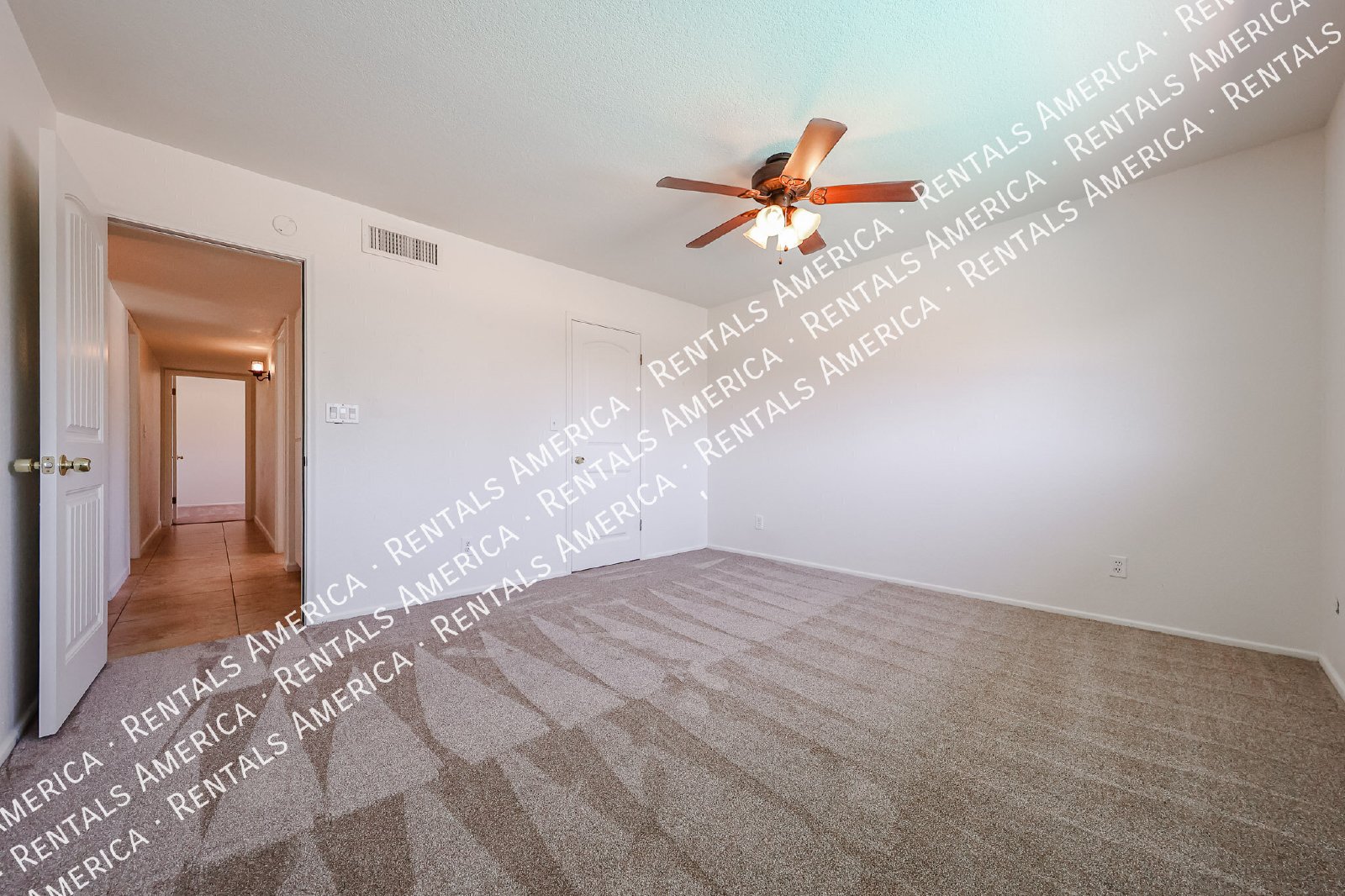 Spacious 4-Bedroom Home with Private Diving Pool in Mesa! property image