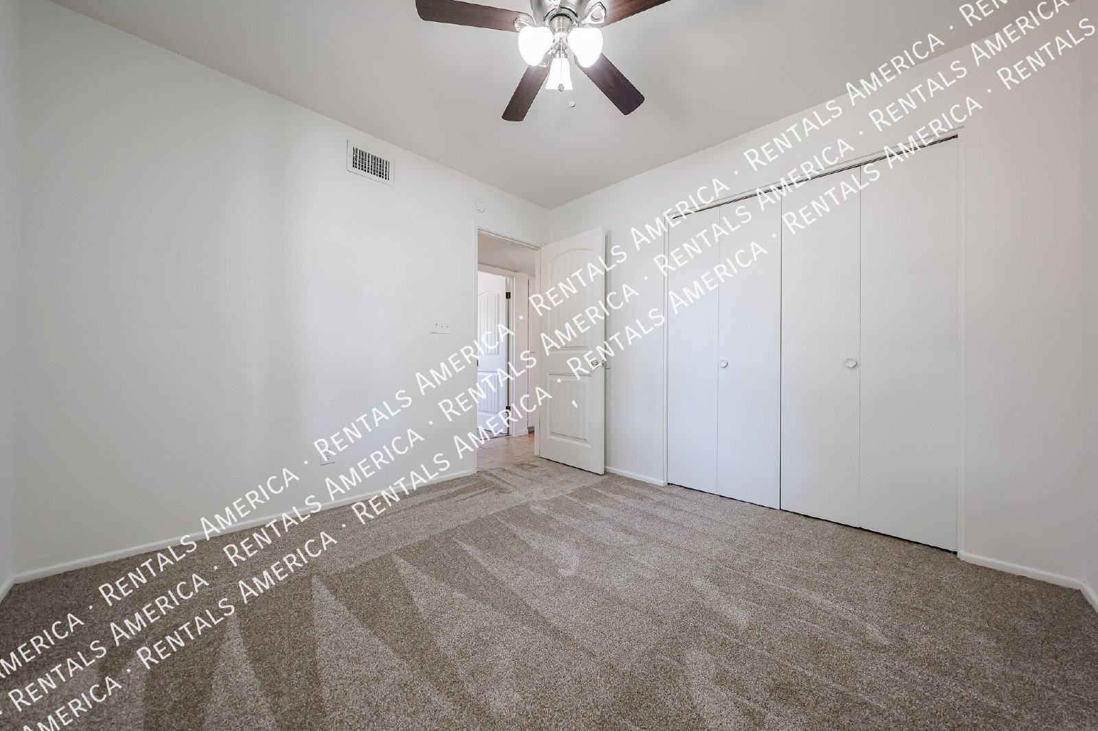 Spacious 4-Bedroom Home with Private Diving Pool in Mesa! property image