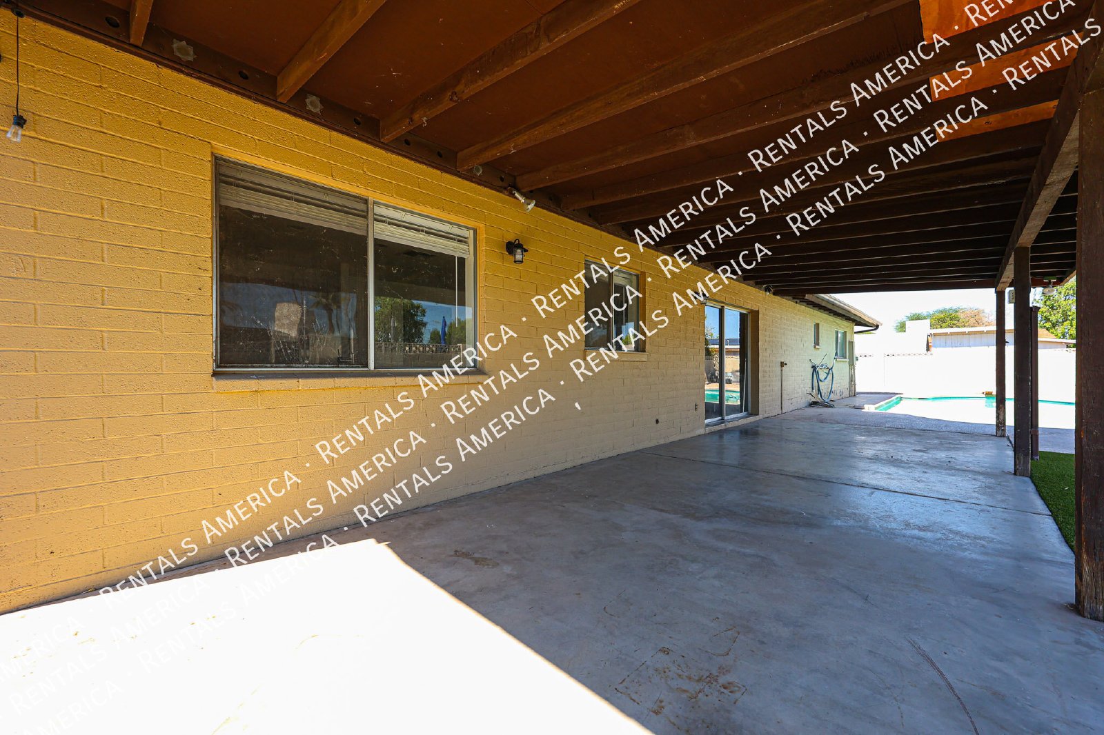 Spacious 4-Bedroom Home with Private Diving Pool in Mesa! property image