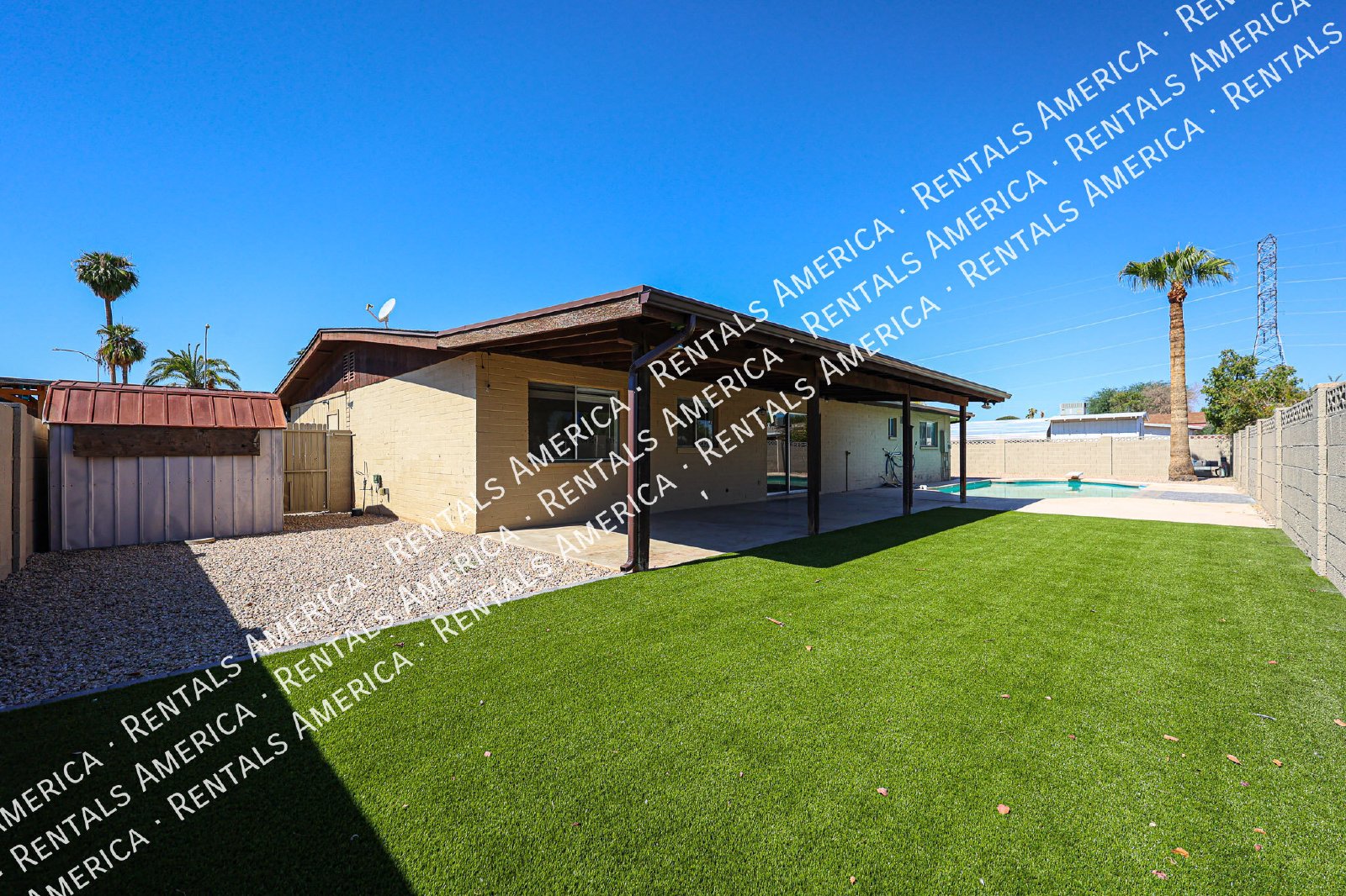 Spacious 4-Bedroom Home with Private Diving Pool in Mesa! property image