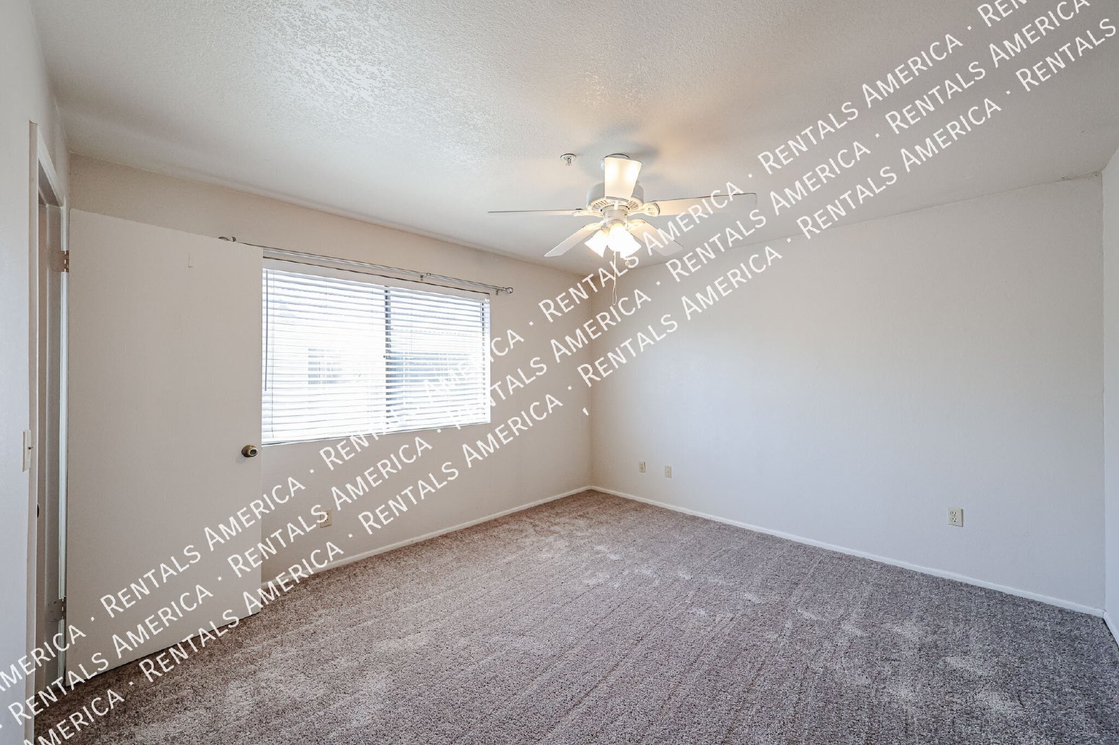 Scottsdale 1-Bedroom Condo, New Carpet & Great Location! property image