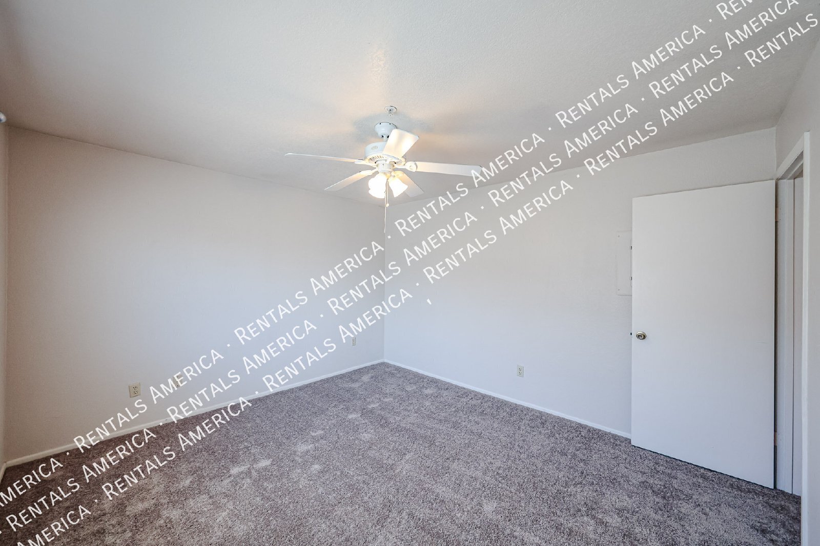 Scottsdale 1-Bedroom Condo, New Carpet & Great Location! property image