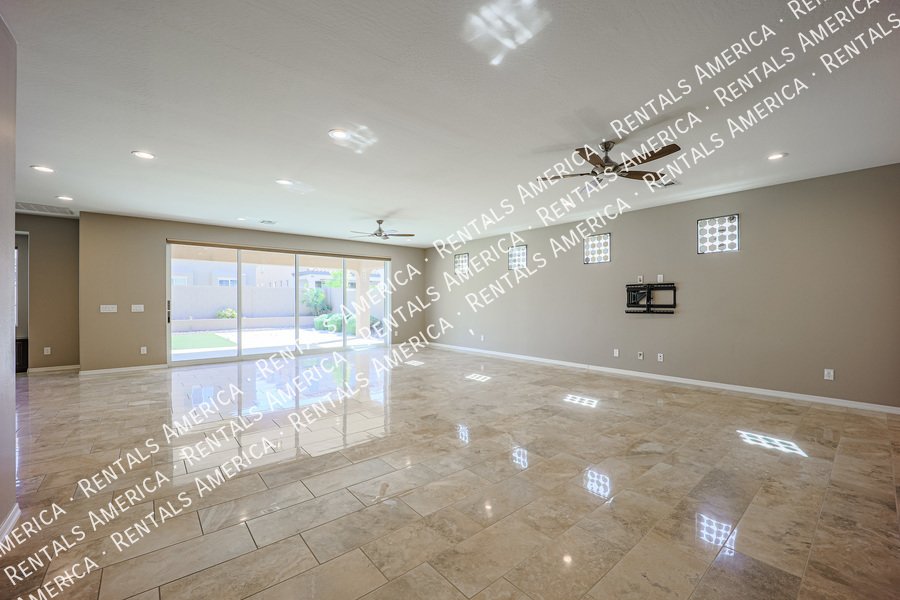 5 Bedroom  5.5 bath in Chandler property image