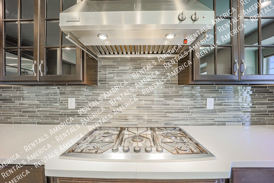 5 Bedroom  5.5 bath in Chandler property image