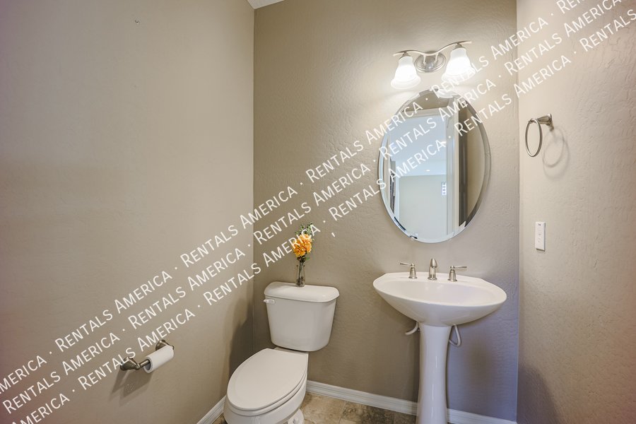 5 Bedroom  5.5 bath in Chandler property image