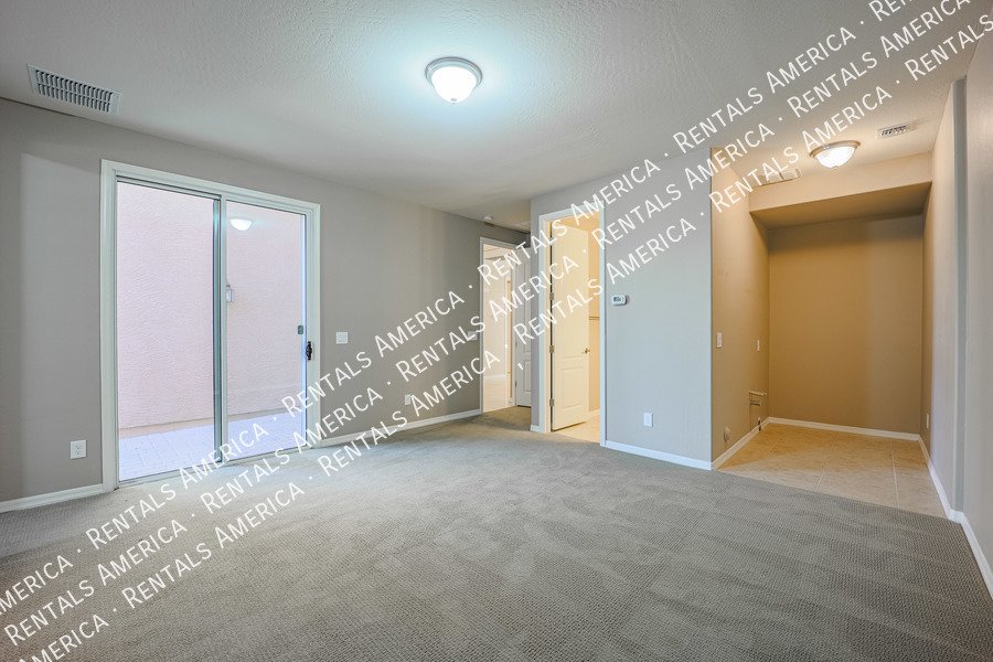 5 Bedroom  5.5 bath in Chandler property image