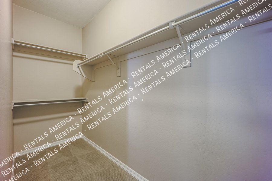 5 Bedroom  5.5 bath in Chandler property image