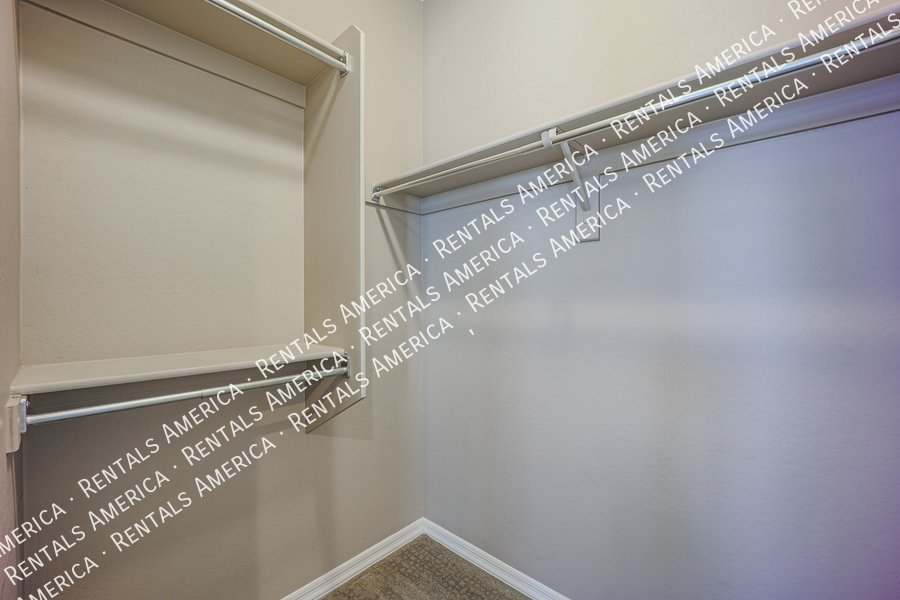 5 Bedroom  5.5 bath in Chandler property image