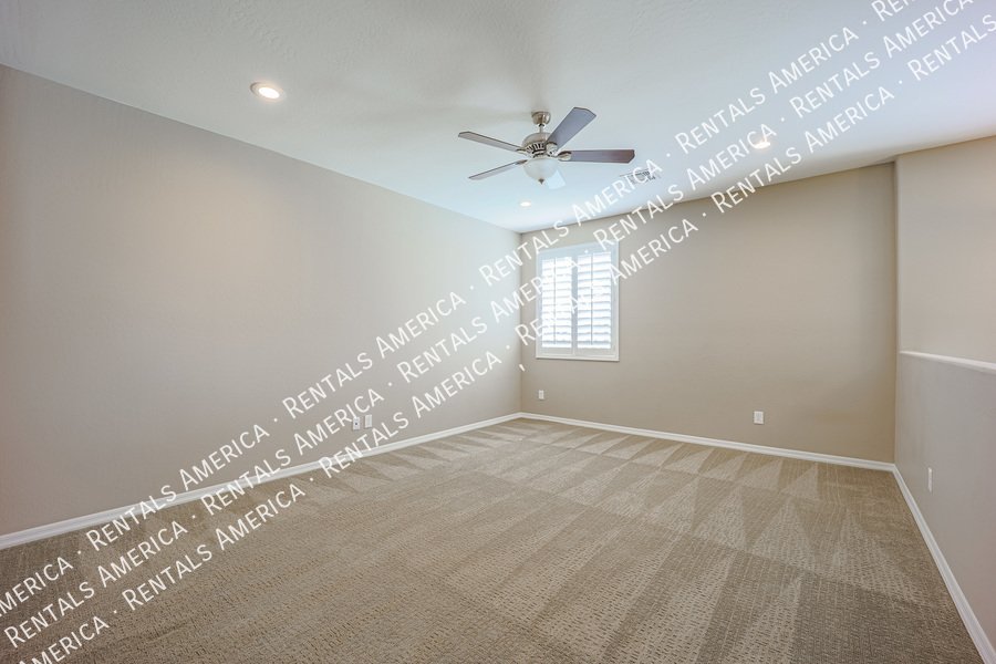 5 Bedroom  5.5 bath in Chandler property image