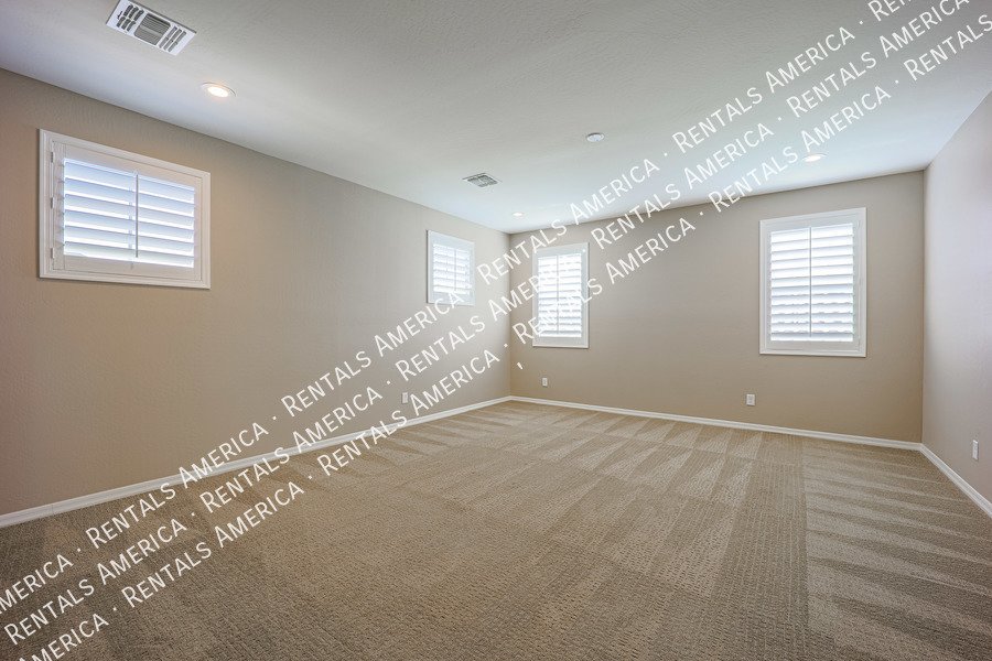 5 Bedroom  5.5 bath in Chandler property image