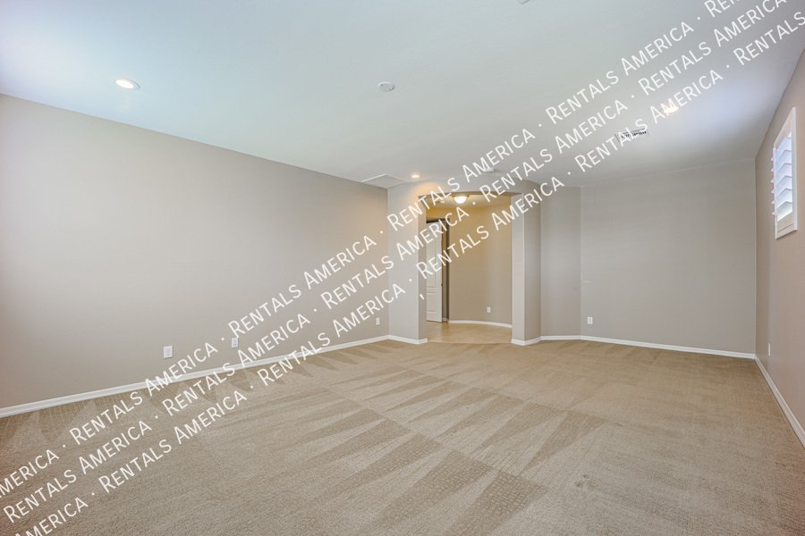 5 Bedroom  5.5 bath in Chandler property image