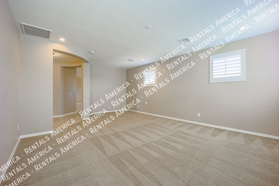 5 Bedroom  5.5 bath in Chandler property image