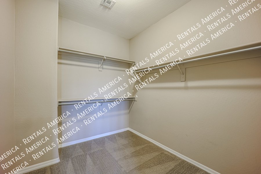 5 Bedroom  5.5 bath in Chandler property image