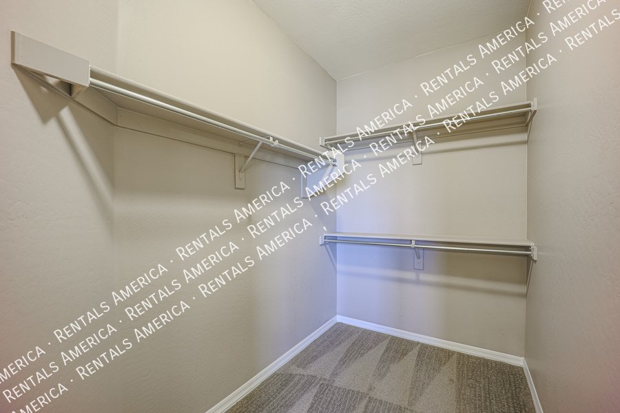 5 Bedroom  5.5 bath in Chandler property image