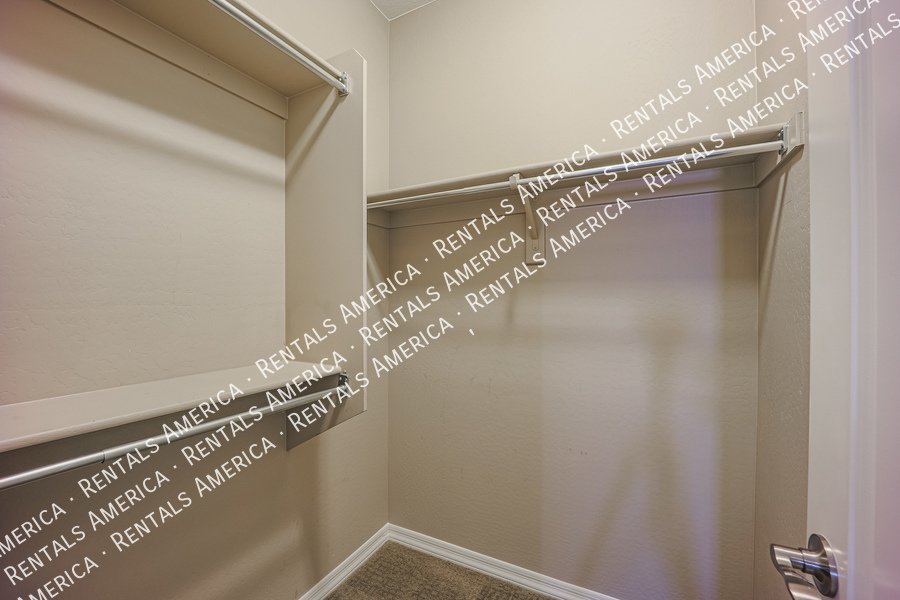 5 Bedroom  5.5 bath in Chandler property image