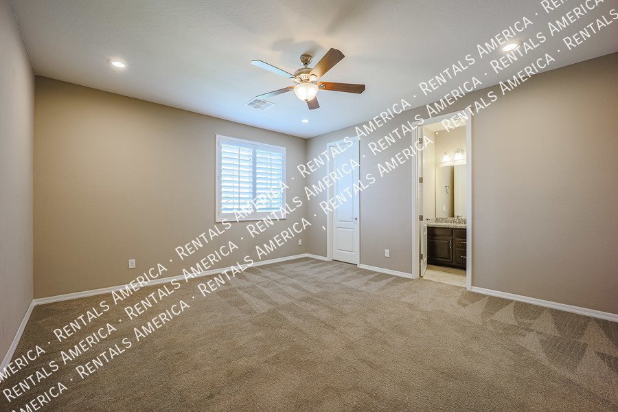 5 Bedroom  5.5 bath in Chandler property image