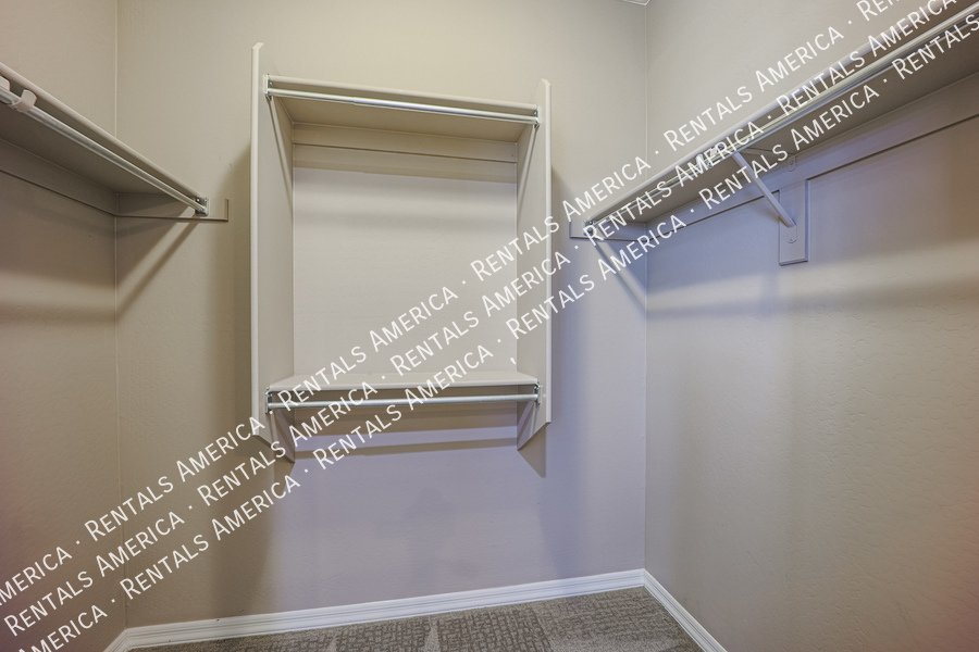 5 Bedroom  5.5 bath in Chandler property image