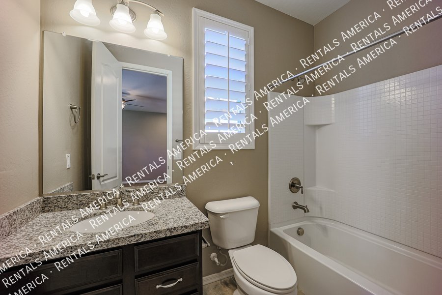 5 Bedroom  5.5 bath in Chandler property image
