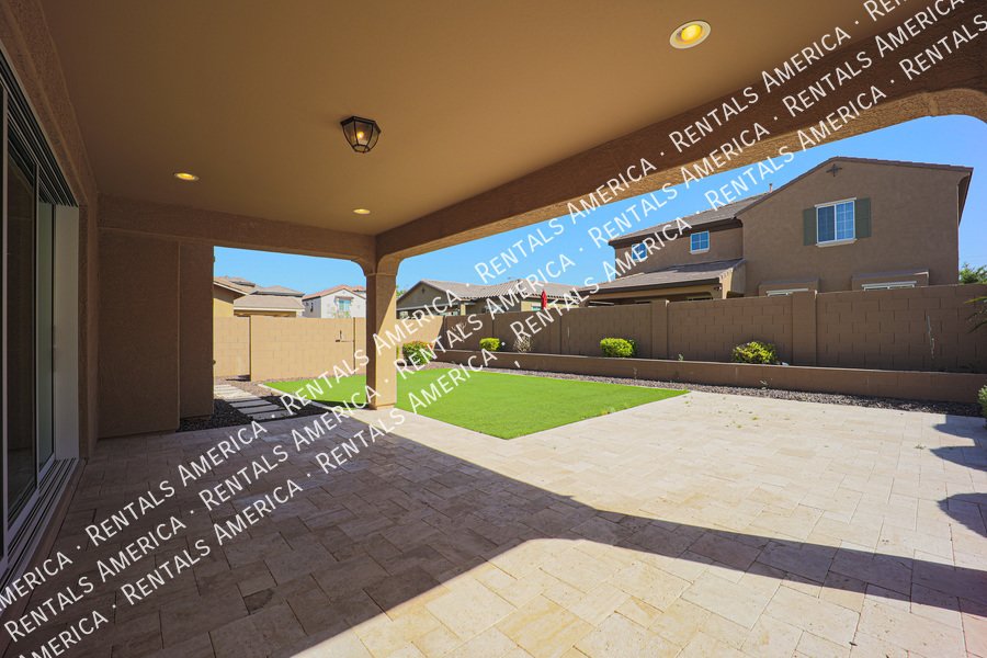 5 Bedroom  5.5 bath in Chandler property image