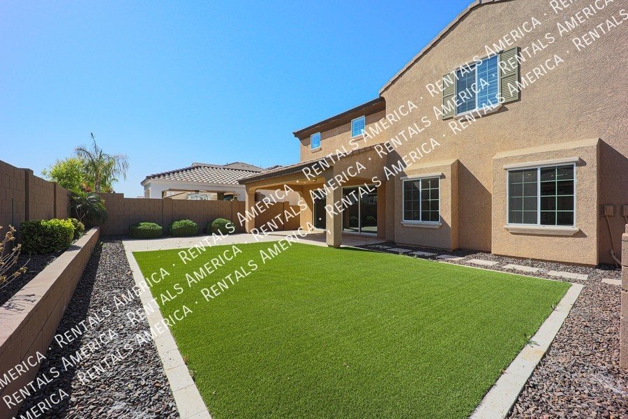 5 Bedroom  5.5 bath in Chandler property image