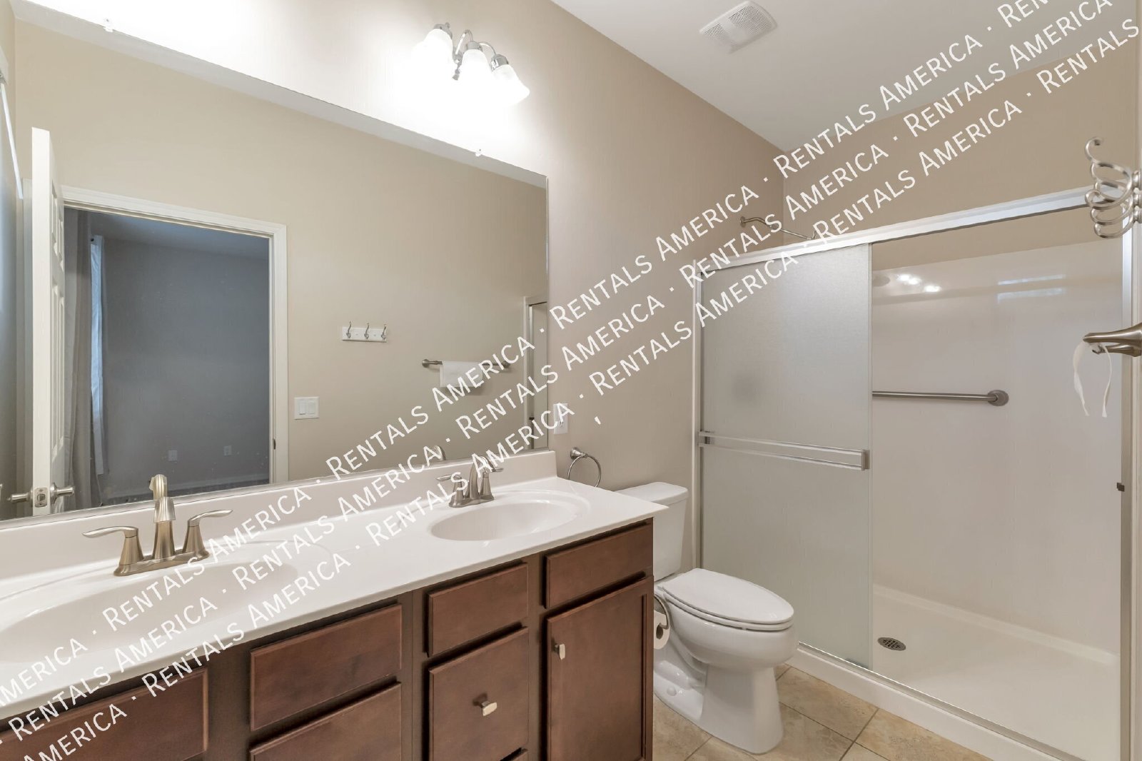 Beautiful, clean home in gated community, great NW location! property image