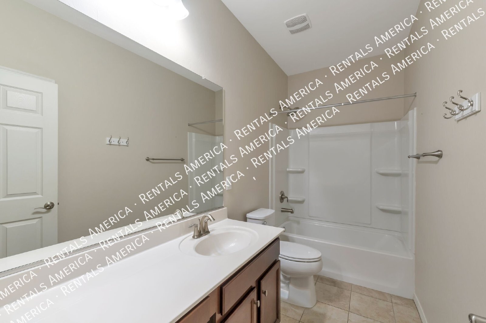 Beautiful, clean home in gated community, great NW location! property image