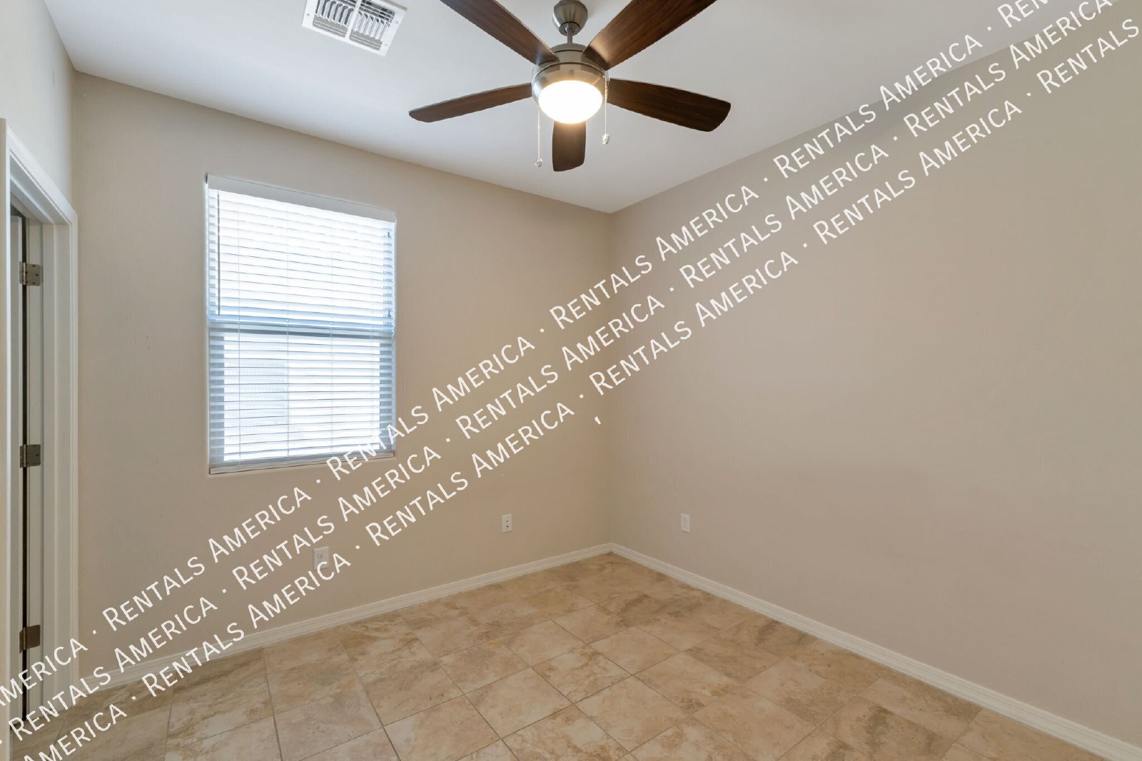 Beautiful, clean home in gated community, great NW location! property image