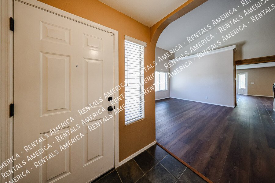 Beautiful 4 bdrm w/Pool and Solar panels! property image