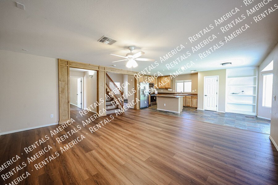 Beautiful 4 bdrm w/Pool and Solar panels! property image