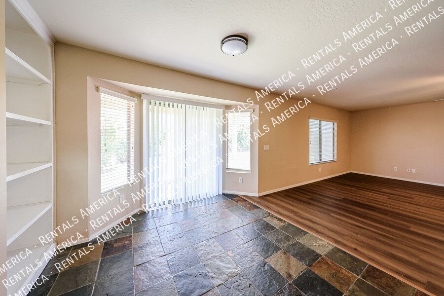 Beautiful 4 bdrm w/Pool and Solar panels! property image