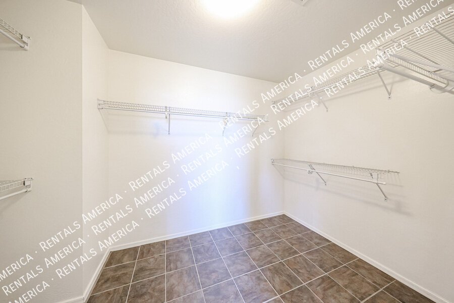 Beautiful 4 bdrm w/Pool and Solar panels! property image