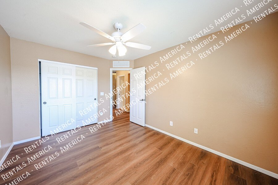 Beautiful 4 bdrm w/Pool and Solar panels! property image