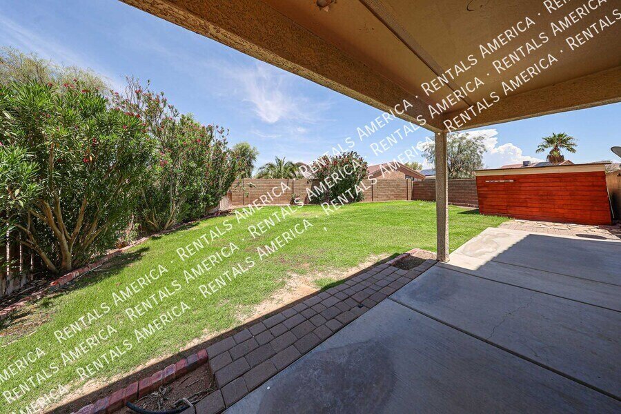 Beautiful 4 bdrm w/Pool and Solar panels! property image